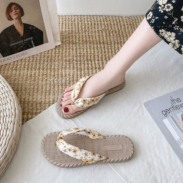 Papuci casual dama cu motive florale si talpa plata