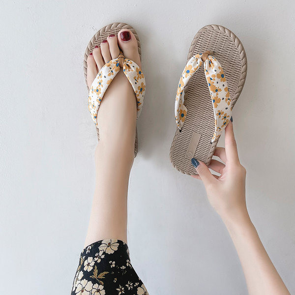 Papuci casual dama cu motive florale si talpa plata
