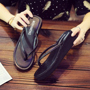 Model nou de papuci de dama intre degete cu platforma