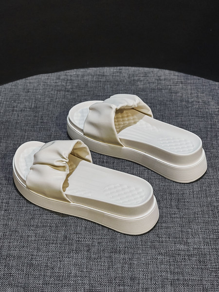 Ikdienas sieviešu čības ar augstu platformu vienkāršu modeli