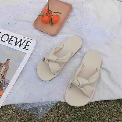 Jauns sieviešu čību modelis trīs krāsās ar plakanu zoli