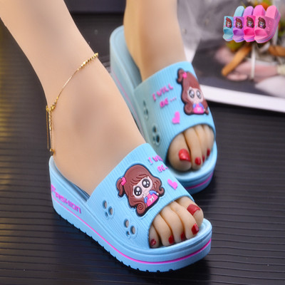 Moteriškos vasarinės šlepetės – keli modeliai