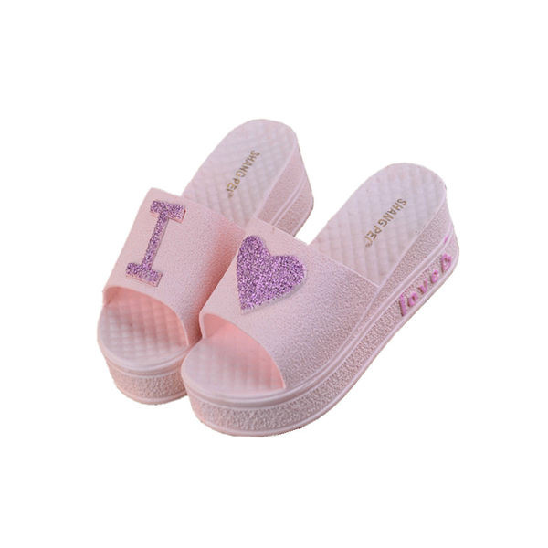 Moteriškos vasarinės šlepetės – keli modeliai