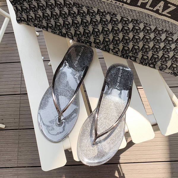 Ikdienas flip flops starp pirkstiem četrās krāsās