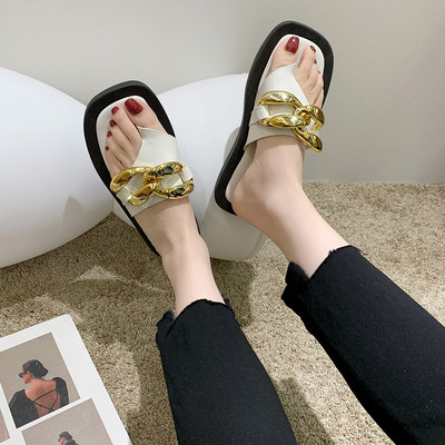 Sieviešu mākslīgās ādas čības ar metāla elementu