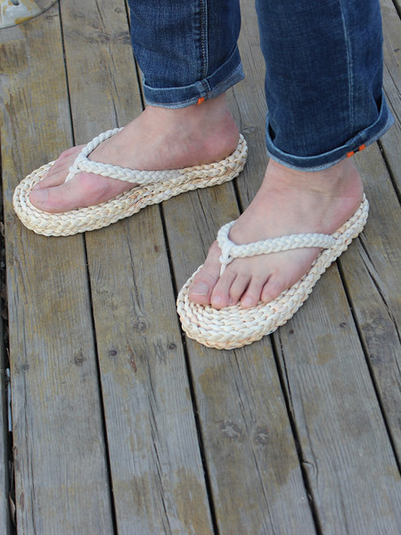 Sieviešu salmu čības ar plakanu zoli