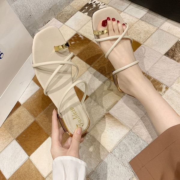 Jauns sieviešu čību modelis ar lencēm un kvadrātveida papēdi