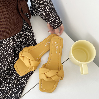 Sieviešu ikdienas čības ar plakanu zoli trīs krāsu eko ādas krāsās