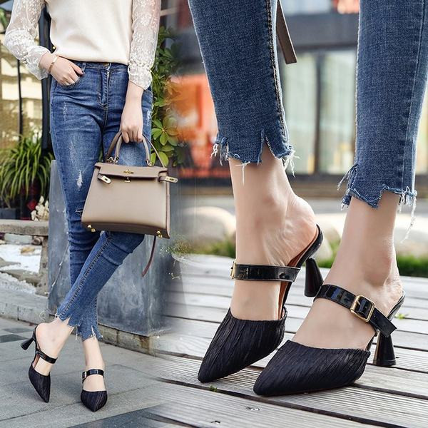 Modernas sieviešu čības ar sprādzi un papēdi 8 cm