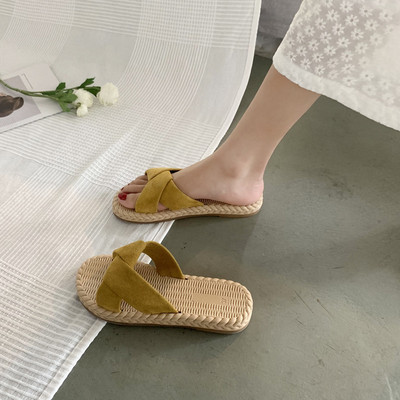 Ikdienas sieviešu čības ar punktveida zolēm - vairākas krāsas