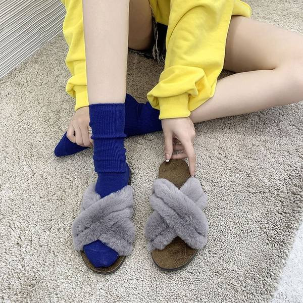 Sieviešu ikdienas čības ar dūnu un neslīdošu zoli