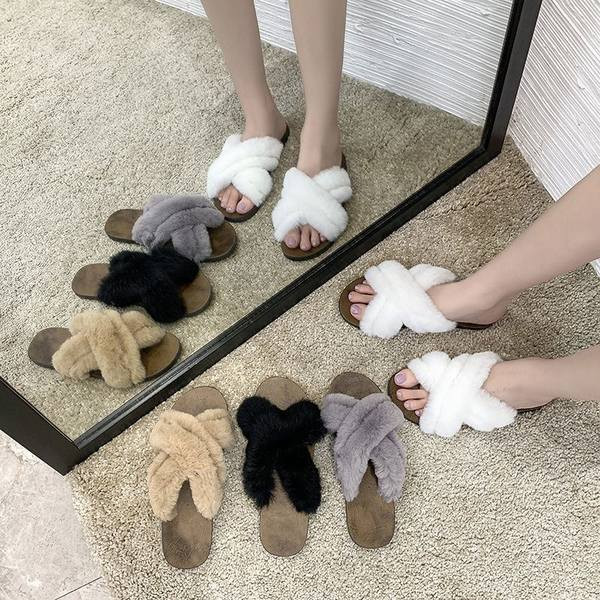 Sieviešu ikdienas čības ar dūnu un neslīdošu zoli