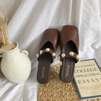 Sieviešu ādas čības ar pērlēm trīs krāsās