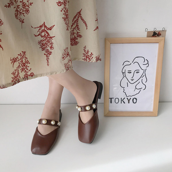 Sieviešu ādas čības ar pērlēm trīs krāsās