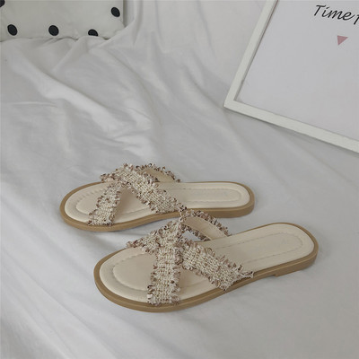 Modernas čības divās krāsās ar plakanu zoli