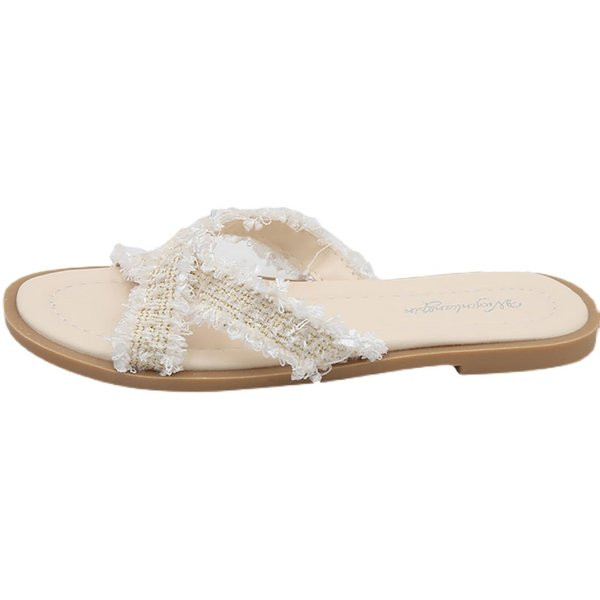 Modernas čības divās krāsās ar plakanu zoli