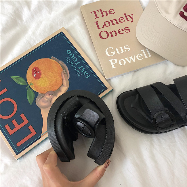 Melnas sieviešu čības no eko ādas apaļas sprādzes