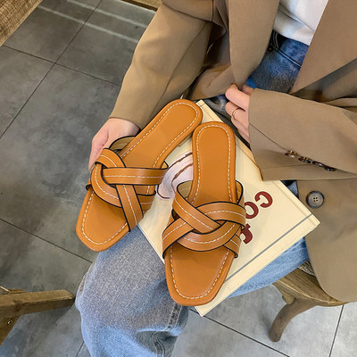 Model nou de papuci de dama din piele in trei culori cu bretele