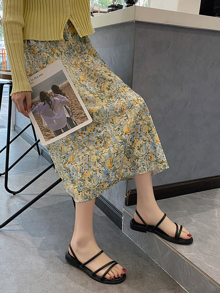 Model nou de papuci de dama cu bretele din piele in doua culori