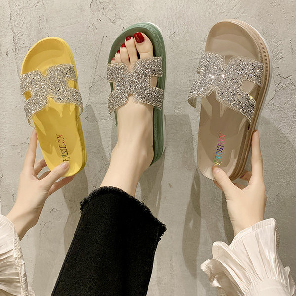 Papuci casual cu platforma inalta si curea cu efect stralucitor