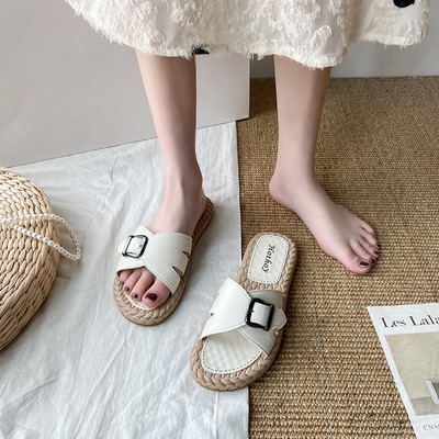 Sieviešu čības ar metāla sprādzi no eko ādas