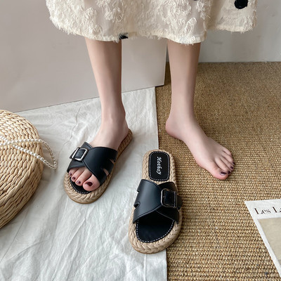 Sieviešu čības ar metāla sprādzi no eko ādas