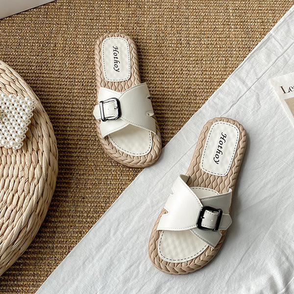 Sieviešu čības ar metāla sprādzi no eko ādas