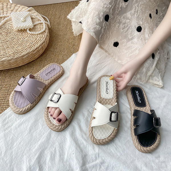 Sieviešu čības ar metāla sprādzi no eko ādas