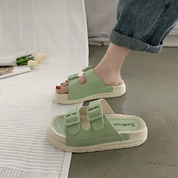 Ikdienas sieviešu čības ar plakanām zolēm un sprādzēm trīs krāsās