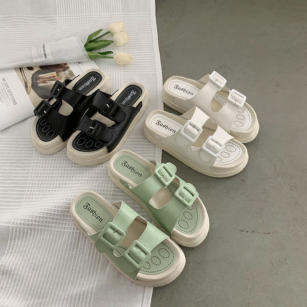 Ikdienas sieviešu čības ar plakanām zolēm un sprādzēm trīs krāsās