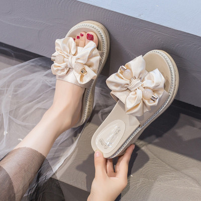 Sieviešu ikdienas čības ar platformu un tekstila lenti