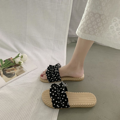 Ikdienas sieviešu čības ar plakanām zolēm un lokām vairākās krāsās