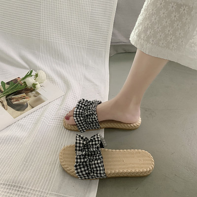 Ikdienas sieviešu čības ar plakanām zolēm un lokām vairākās krāsās