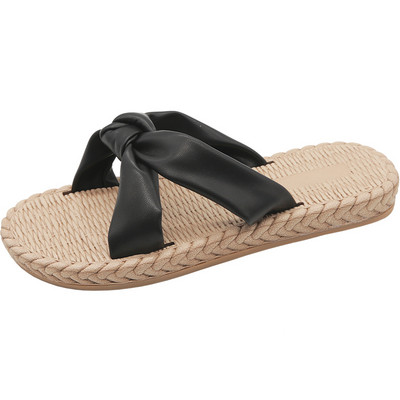 Sieviešu čības ar ādas lenti un plakanu zoli