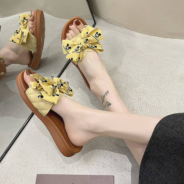 Jauna modeļa vasaras čības ar plakanu zoli un lenti