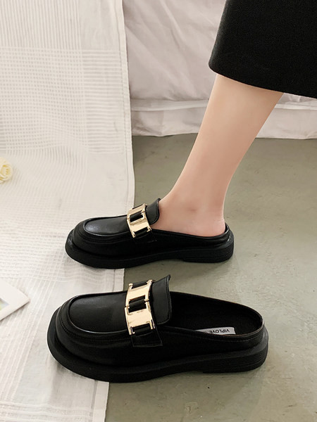 Model nou de papuci dama inchisi cu catarama metalica