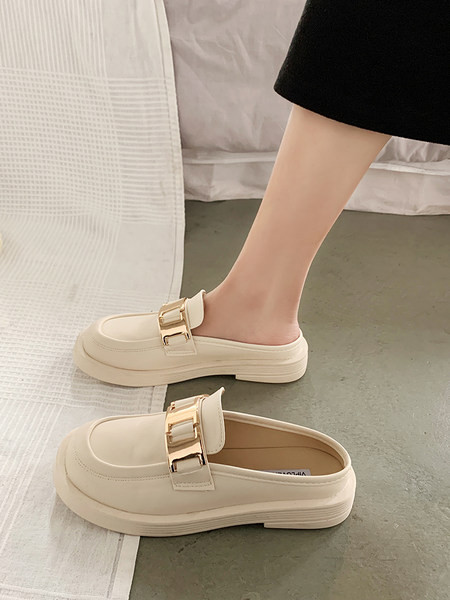 Model nou de papuci dama inchisi cu catarama metalica