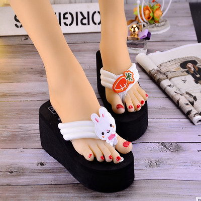 Papuci de dama intre stropi cu decor iepure 3D