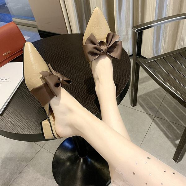 Jauns sieviešu čību modelis ar lentes smailo modeli