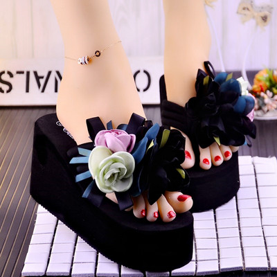 Sieviešu čības ar ziediem un 8 cm platformu