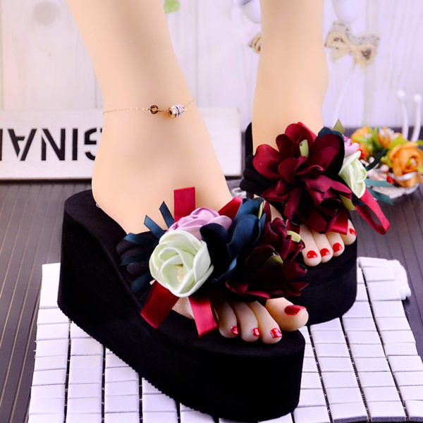 Sieviešu čības ar ziediem un 8 cm platformu