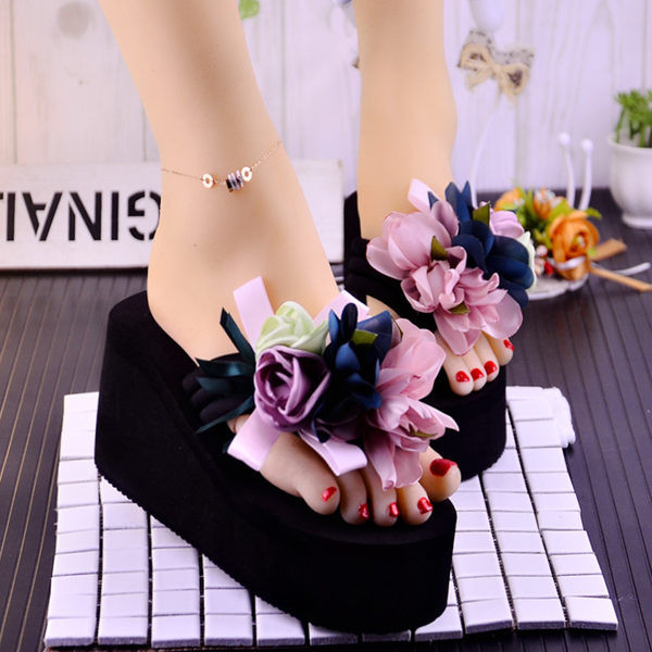 Sieviešu čības ar ziediem un 8 cm platformu