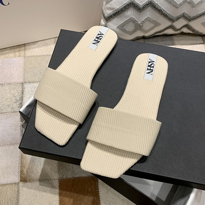 Ikdienas sieviešu čības ar plakanu zoli un eko-ādas siksniņu