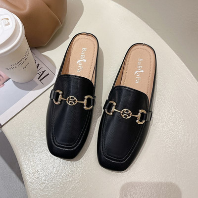 Jauns atsperu čību modelis no eko ādas ar metāla apdari