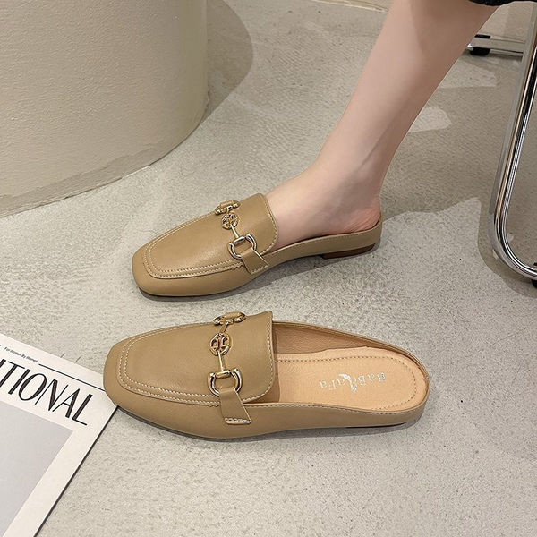 Jauns atsperu čību modelis no eko ādas ar metāla apdari