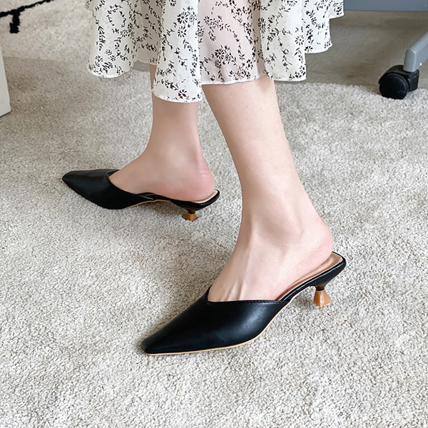 Model ascutit de papuci de dama cu toc in mai multe culori