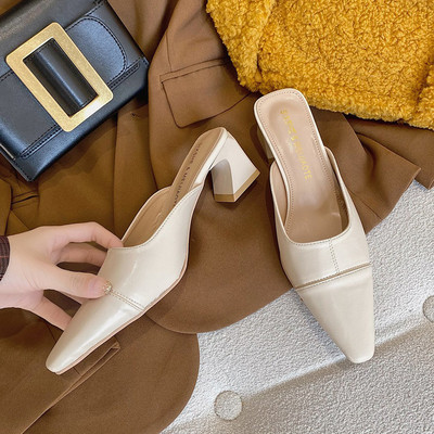 Smaila modeļa atsperu čības ar papēdi