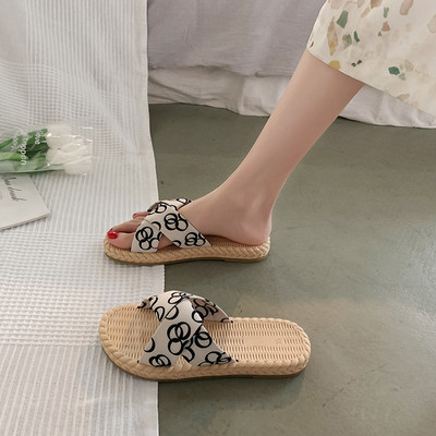 Jauna modeļa sieviešu ikdienas čības ar rakstainiem apļiem