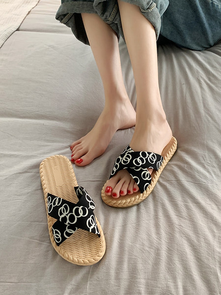 Jauna modeļa sieviešu ikdienas čības ar rakstainiem apļiem