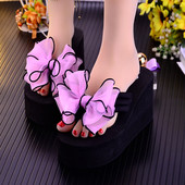 Sieviešu čības ar lentes dekorāciju un 8 cm platformu